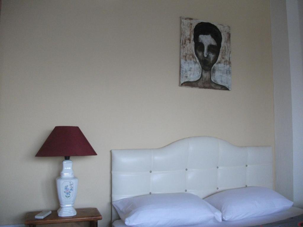 Number One Apart Hotel Karaburun  Room photo