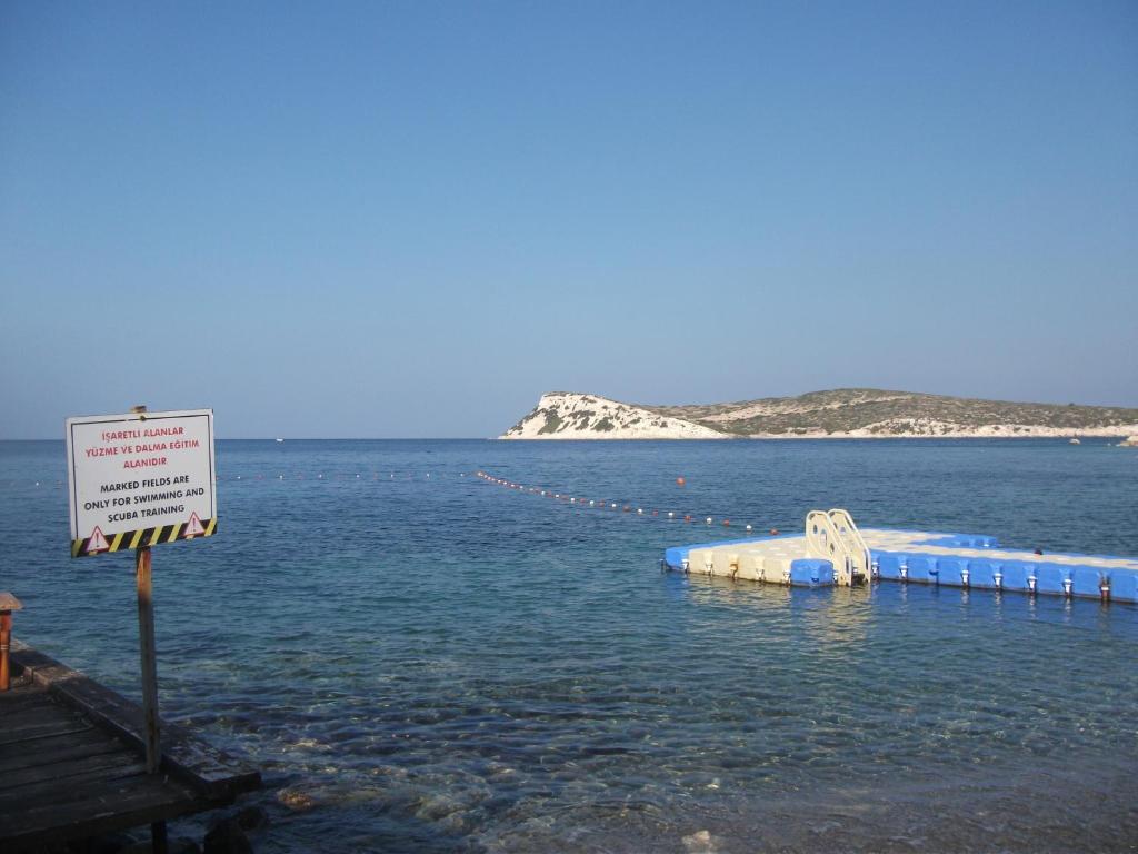 Number One Apart Hotel Karaburun  Exterior photo